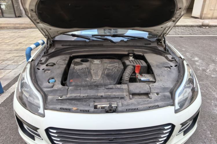 Used Zotye SR9 2017 2.0T Automatic Ultimate Road Edition Engine Bay