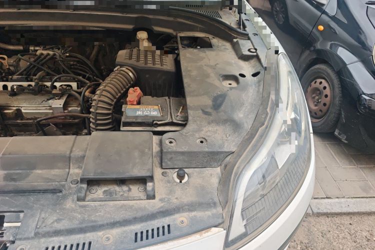 Used Zotye SR9 2017 2.0T Automatic Ultimate Edition Engine Bay Left