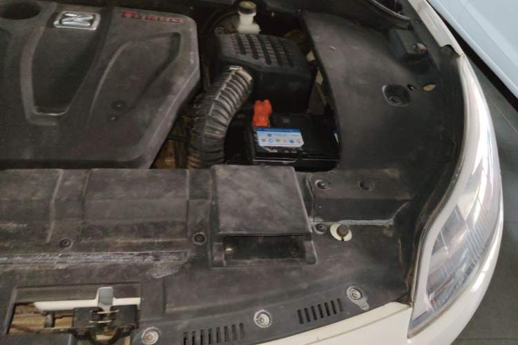 Used Zotye SR9 2017 2.0T Automatic Ultimate Edition Engine Bay Left