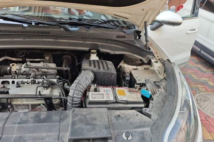 Used Zotye SR9 2017 2.0T Automatic Ultimate Dream Edition Engine Bay Left