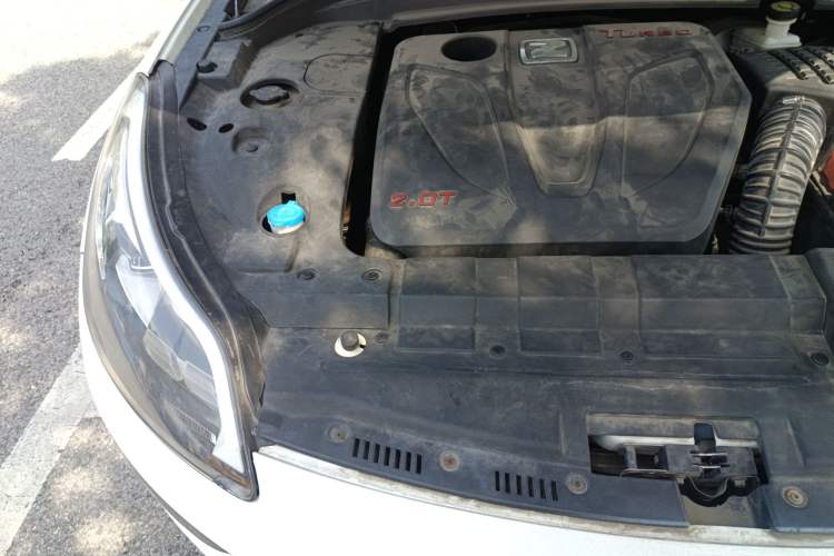 Used Zotye SR9 2017 2.0T Automatic Ultimate Dream Edition Engine Bay Right