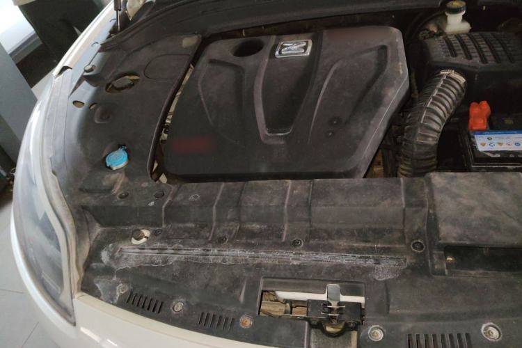 Used Zotye SR9 2017 2.0T Automatic Ultimate Edition Engine Bay Right
