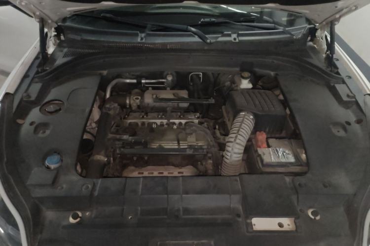 Used Zotye SR9 2017 2.0T Automatic Ultimate Edition Engine Bay
