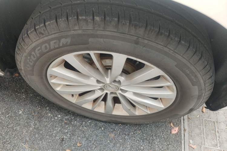Used Zotye SR9 2017 2.0T Manual "Ultimate Heart" Edition Exterior 1