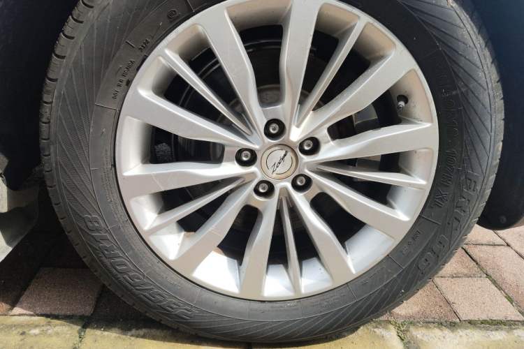 Used Zotye SR9 2017 2.0T Automatic Ultimate Edition Exterior 1