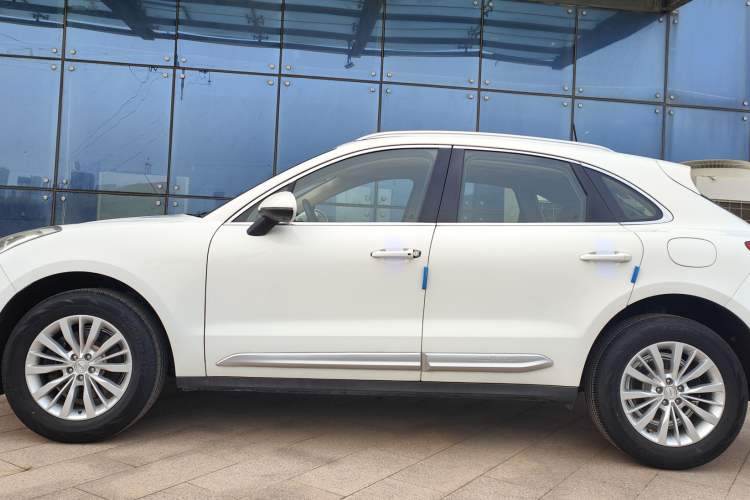 Used Zotye SR9 2017 2.0T Manual "Ultimate Light" Edition Exterior 2
