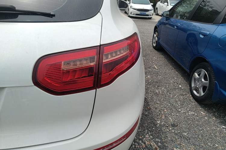 Used Zotye SR9 2017 2.0T Manual "Ultimate Road" Edition Exterior 3