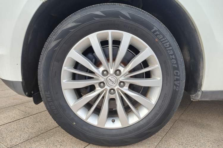 Used Zotye SR9 2017 2.0T Manual "Ultimate Light" Edition Exterior 4