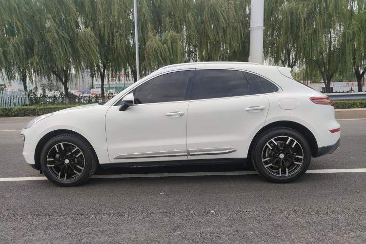Used Zotye SR9 2017 2.0T Automatic Ultimate Dream Edition Exterior 5