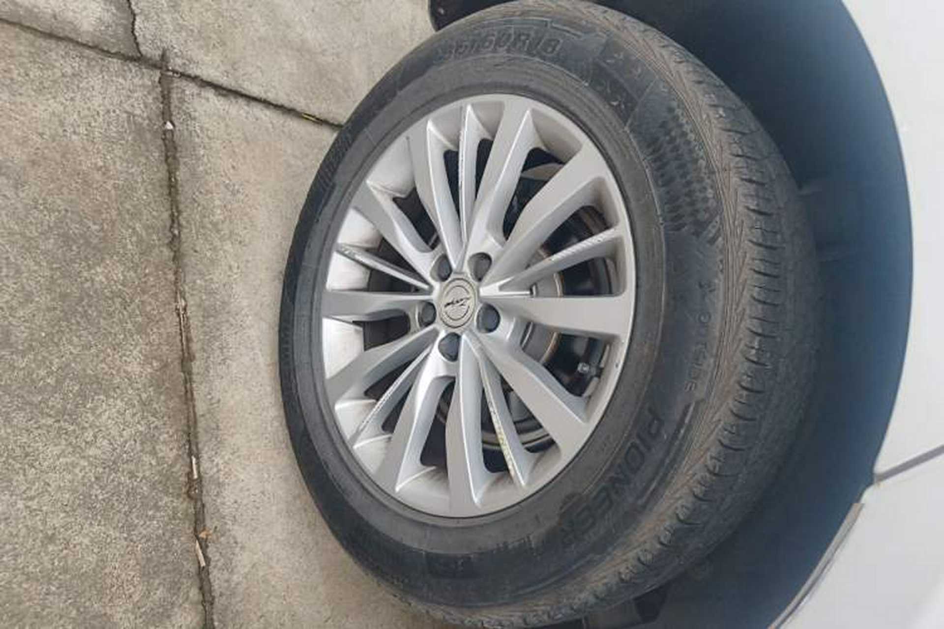 Used Zotye SR9 2017 2.0T Automatic Ultimate Light Edition Exterior 5