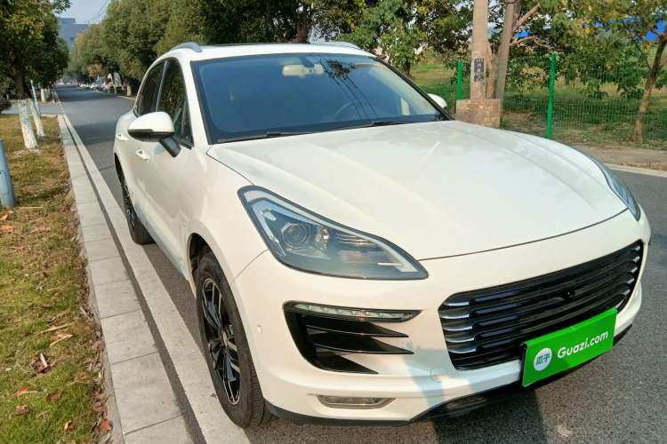 Used Zotye SR9 2017 2.0T Automatic Ultimate Dream Edition Front Right 45 Deg