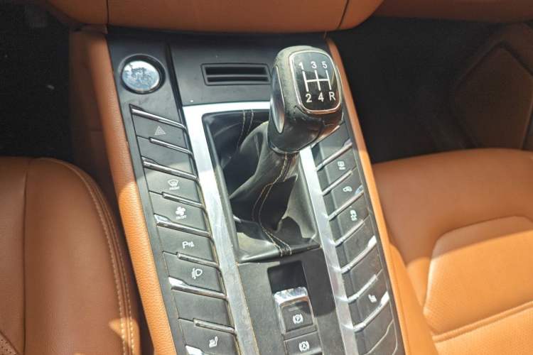 Used Zotye SR9 2017 2.0T Manual "Ultimate Heart" Edition Gear Lever
