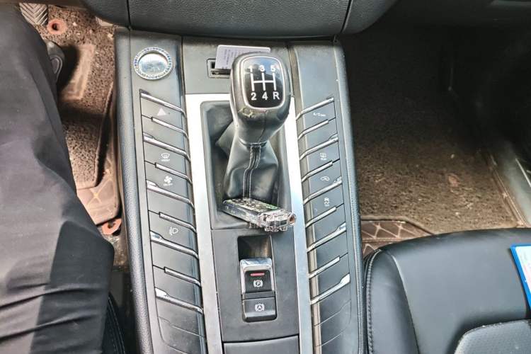 Used Zotye SR9 2017 2.0T Manual "Ultimate Road" Edition Gear Lever