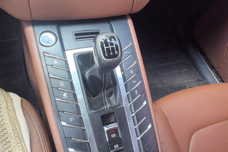 Used Zotye SR9 2017 2.0T Manual "Ultimate Road" Edition Gear Lever