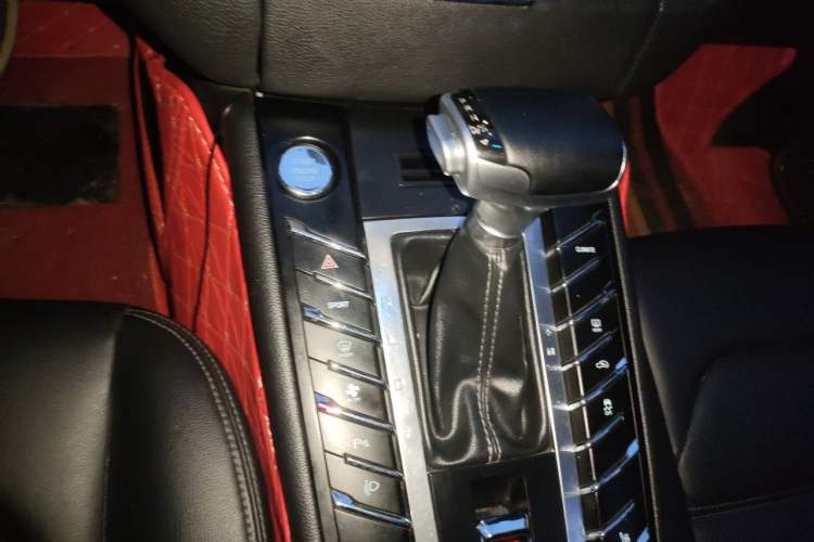 Used Zotye SR9 2017 2.0T Automatic Ultimate Edition Gear Lever