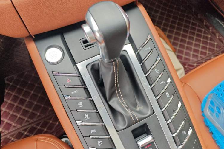 Used Zotye SR9 2017 2.0T Automatic Ultimate Edition Gear Lever