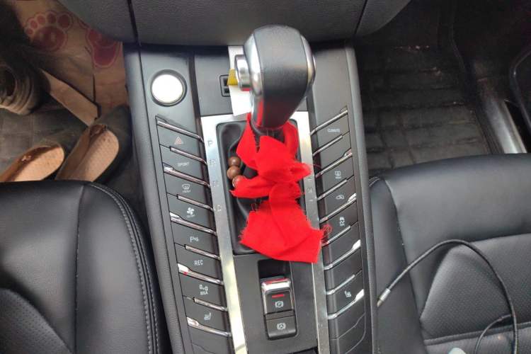 Used Zotye SR9 2017 2.0T Automatic Ultimate Dream Edition Gear Lever