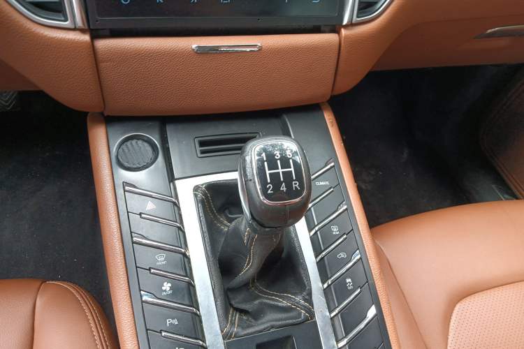 Used Zotye SR9 2017 2.0T Manual "Ultimate Light" Edition Gear Lever