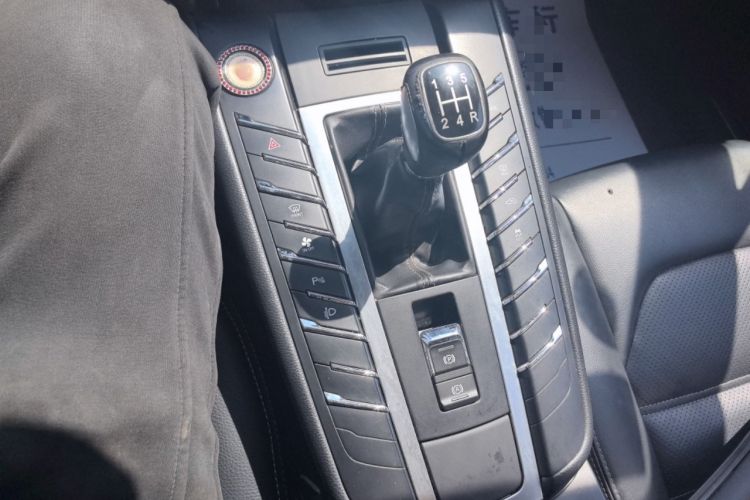 Used Zotye SR9 2017 2.0T Manual "Ultimate Light" Edition Gear Lever