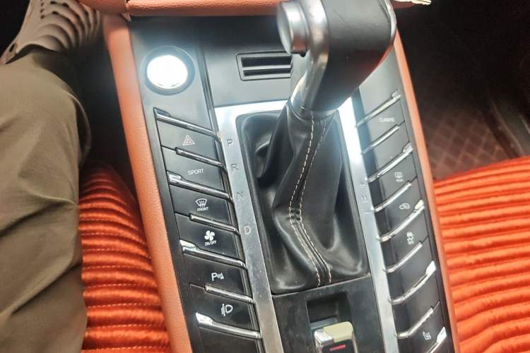 Used Zotye SR9 2017 2.0T Automatic Ultimate Edition Gear Lever