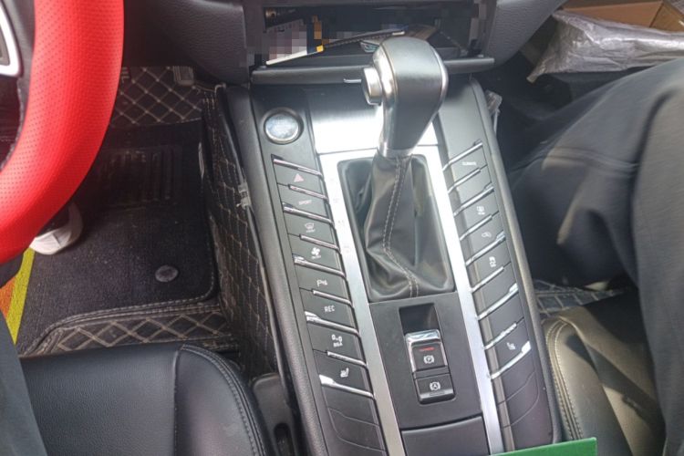 Used Zotye SR9 2017 2.0T Automatic Ultimate Dream Edition Gear Lever