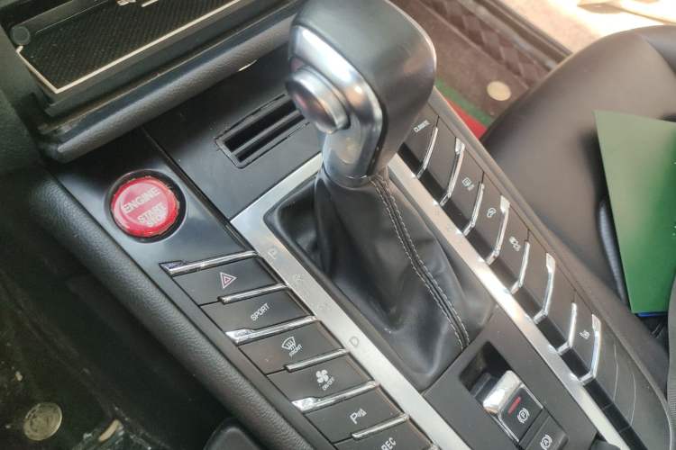 Used Zotye SR9 2017 2.0T Automatic Ultimate Dream Edition Gear Lever