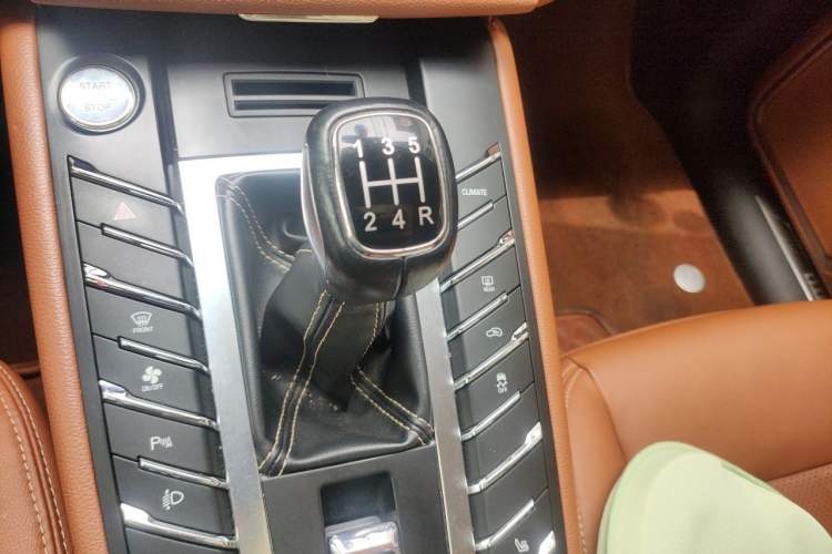 Used Zotye SR9 2017 2.0T Manual "Ultimate Heart" Edition Gear Lever
