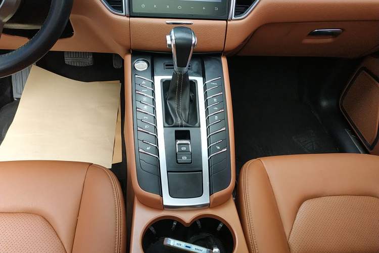 Used Zotye SR9 2017 2.0T Automatic Ultimate Edition Gear Lever