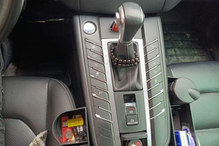 Used Zotye SR9 2017 2.0T Automatic Ultimate Road Edition Gear Lever