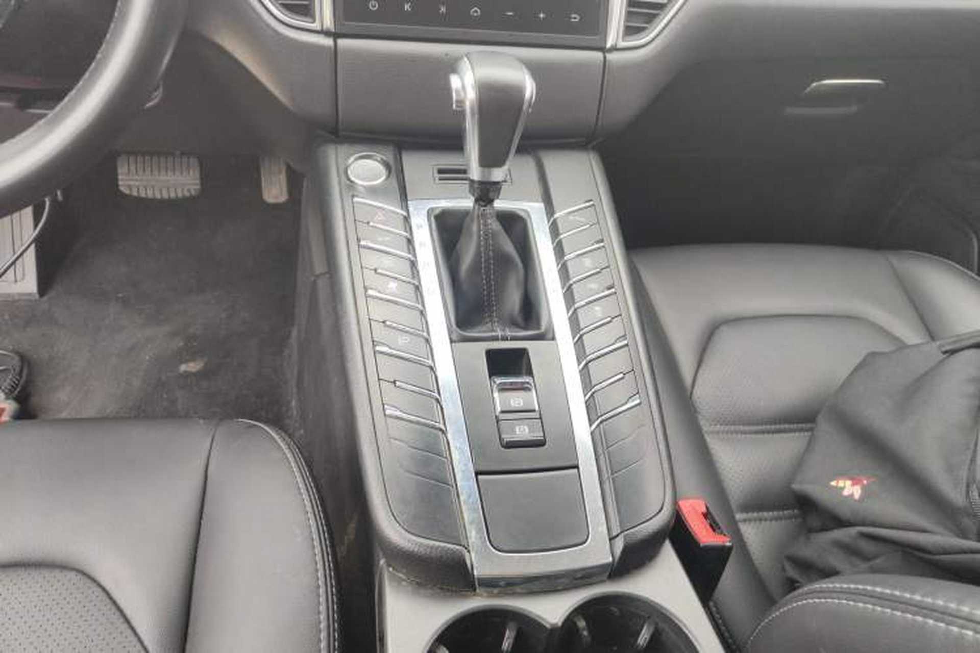 Used Zotye SR9 2017 2.0T Automatic Ultimate Road Edition Gear Lever