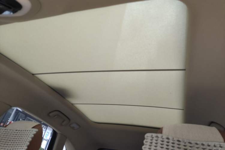 Used Zotye SR9 2017 2.0T Manual "Ultimate Light" Edition Headliner