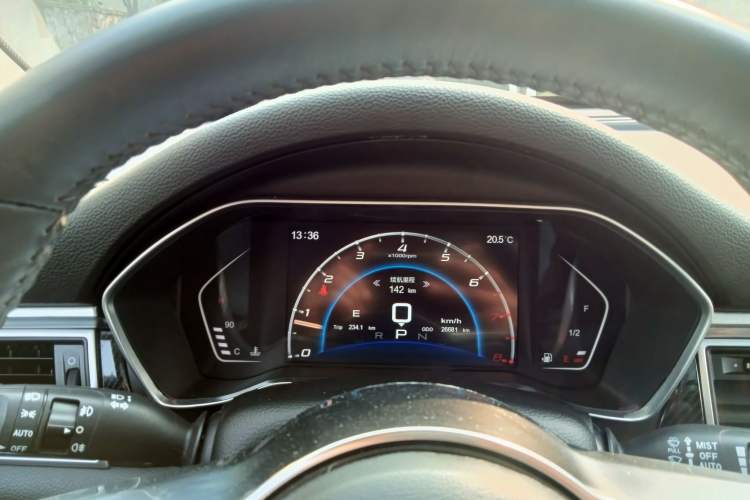 Used Zotye SR9 2017 2.0T Automatic Ultimate Dream Edition Instrument Cluster