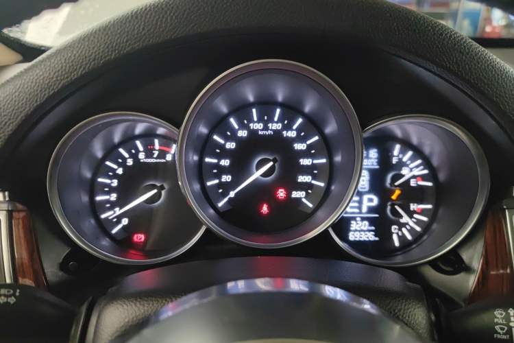 Used Zotye SR9 2017 2.0T Automatic Ultimate Edition Instrument Cluster