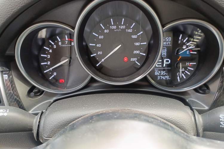Used Zotye SR9 2017 2.0T Automatic Ultimate Edition Instrument Cluster