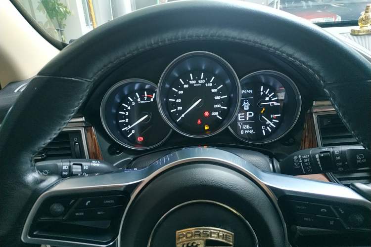 Used Zotye SR9 2017 2.0T Automatic Ultimate Road Edition Instrument Cluster