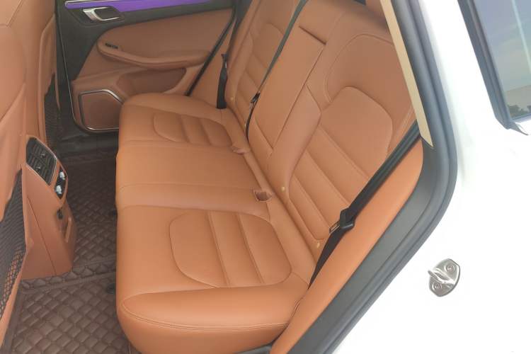 Used Zotye SR9 2017 2.0T Automatic Ultimate Dream Edition Interior 1