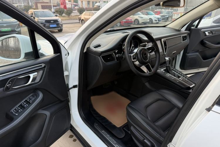 Used Zotye SR9 2017 2.0T Automatic Ultimate Road Edition Interior 1
