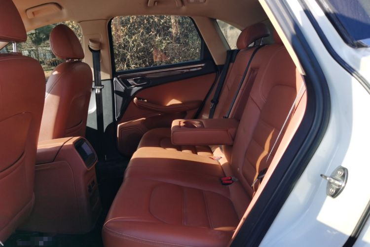Used Zotye SR9 2017 2.0T Automatic Ultimate Road Edition Interior 1