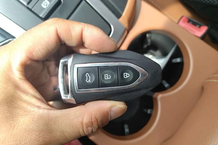 Used Zotye SR9 2017 2.0T Manual "Ultimate Road" Edition Interior 1