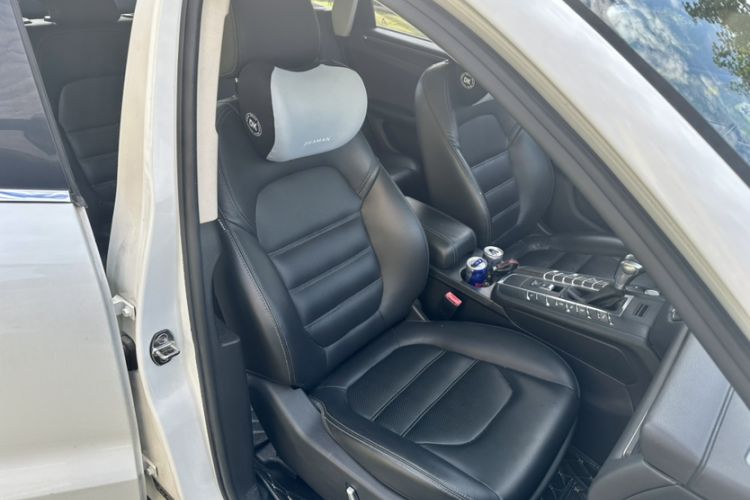 Used Zotye SR9 2017 2.0T Automatic Ultimate Dream Edition Interior 10