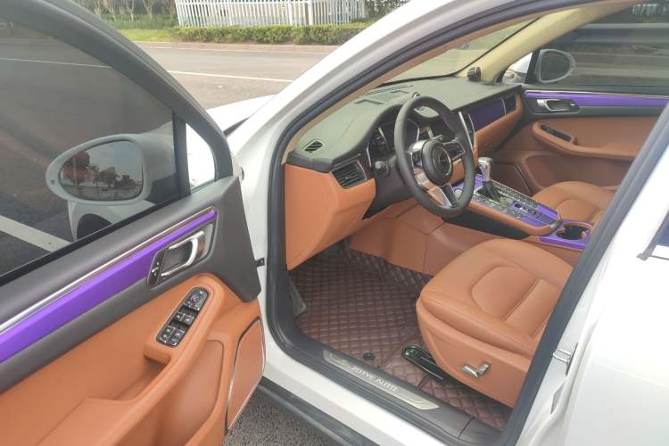 Used Zotye SR9 2017 2.0T Automatic Ultimate Dream Edition Interior 2