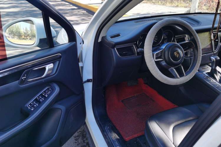Used Zotye SR9 2017 2.0T Automatic Ultimate Road Edition Interior 2