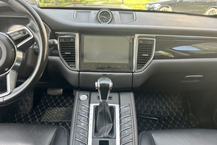 Used Zotye SR9 2017 2.0T Automatic Ultimate Dream Edition Interior 2