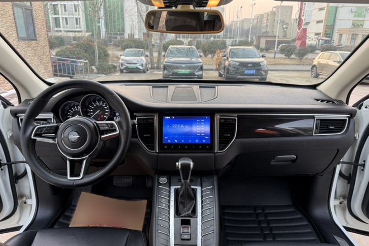 Used Zotye SR9 2017 2.0T Automatic Ultimate Road Edition Interior 2