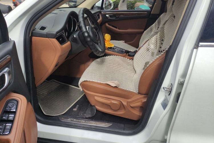 Used Zotye SR9 2017 2.0T Manual "Ultimate Light" Edition Interior 3