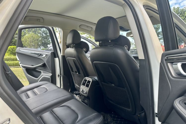 Used Zotye SR9 2017 2.0T Automatic Ultimate Dream Edition Interior 3
