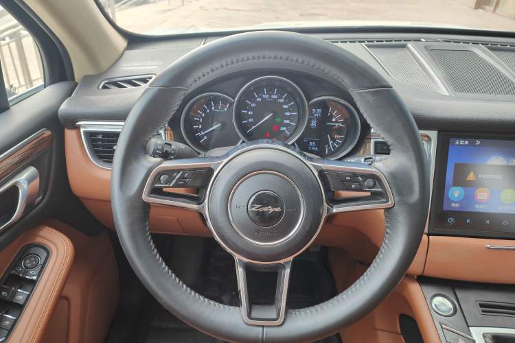 Used Zotye SR9 2017 2.0T Manual "Ultimate Light" Edition Interior 3