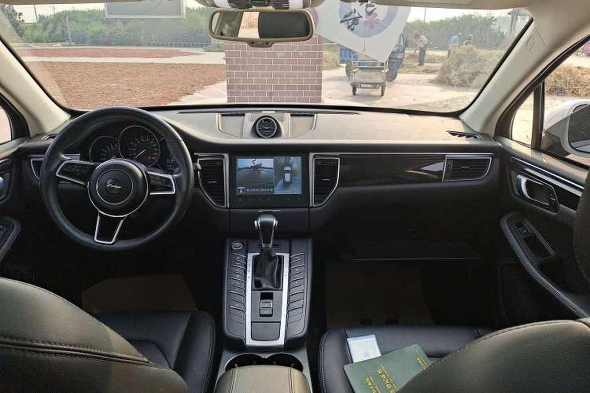 Used Zotye SR9 2017 2.0T Automatic Ultimate Edition Interior 4