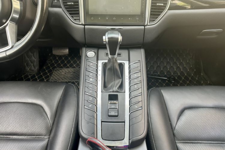 Used Zotye SR9 2017 2.0T Automatic Ultimate Dream Edition Interior 5