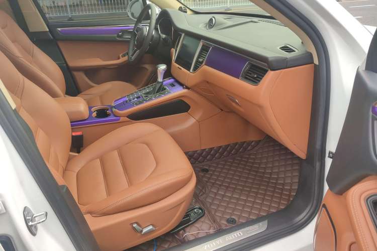 Used Zotye SR9 2017 2.0T Automatic Ultimate Dream Edition Interior 7